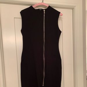 Black zipper dress!! 🌹